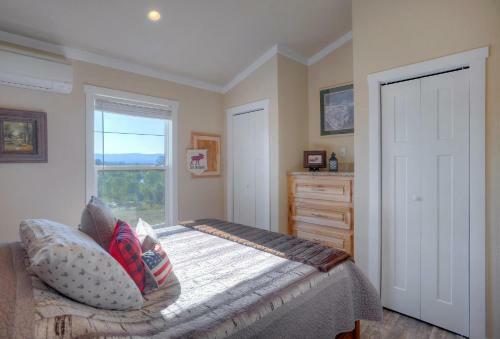 Pine River Model Cabin - 1 Br - Bayfield