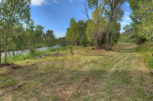 Pine River Model Cabin - 1 Br - Bayfield
