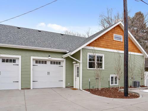 110 Lewis St