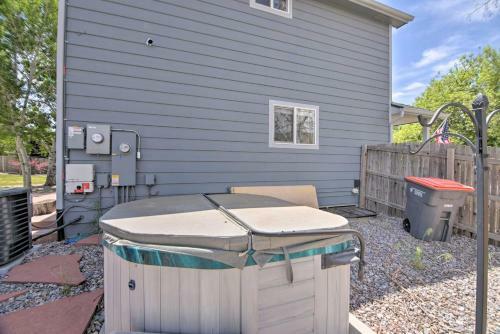 Convenient Longmont Home With Hot Tub And Sauna!
