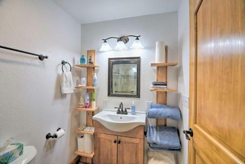 Convenient Longmont Home With Hot Tub And Sauna!