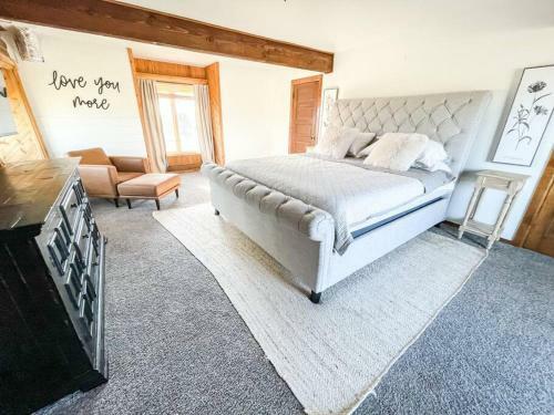 Villa Private Mountain Cabin! King Bed * 3 Acres Game Rm