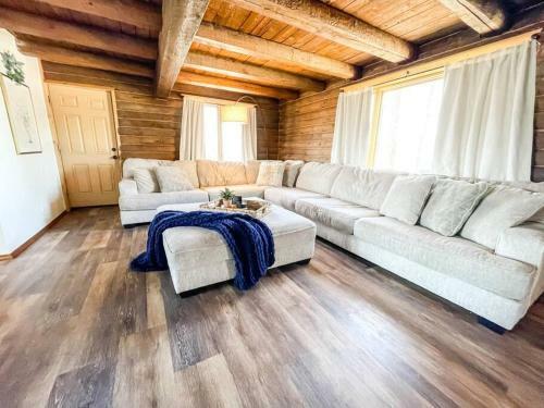 Villa Private Mountain Cabin! King Bed * 3 Acres Game Rm