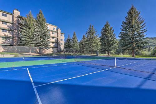 Apartamento Inviting Avon Condo With Pool And Hot Tub Access!