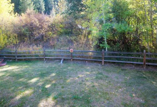 1264 Deer Blvd, West Side