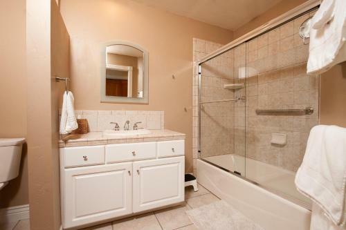 Mears House - Unit 2e