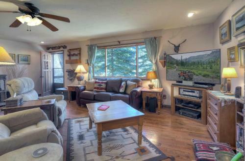 Between The Waters Cabin