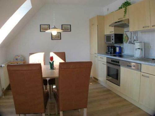 Apartamento Seepark Burhave _ Reetdachhaus Neu