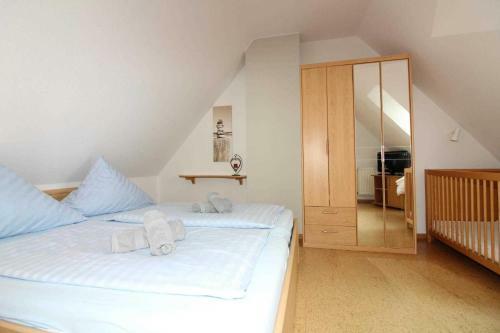 Apartamento Seepark Burhave _ Reetdachhaus Neu