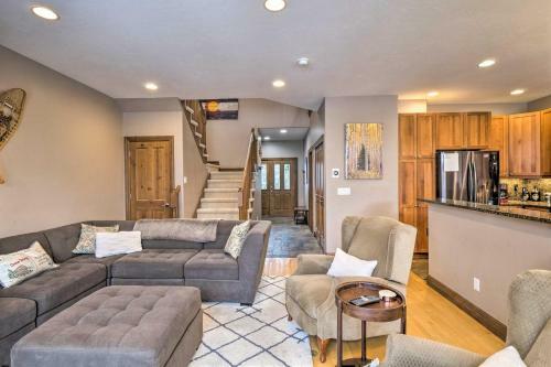 Breck Townhome With Hot Tub And Free Ski Shuttle!