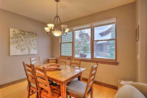 Breck Townhome With Hot Tub And Free Ski Shuttle!