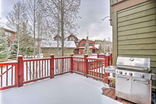 Breck Townhome With Hot Tub And Free Ski Shuttle!