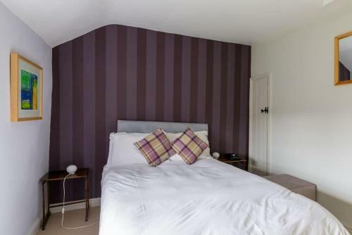 Villa Large Cotswold Farmhouse + Garden+ Views+tub