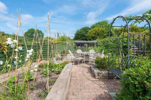 Bull Pen - Tranquil 1-bedroom Holiday Cottage