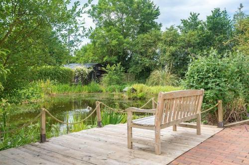 Bull Pen - Tranquil 1-bedroom Holiday Cottage