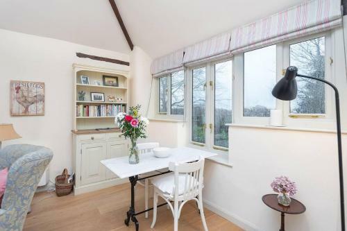 Bull Pen - Tranquil 1-bedroom Holiday Cottage