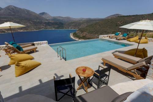 Aris-apea Villas