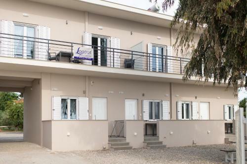 Loggos Apartments