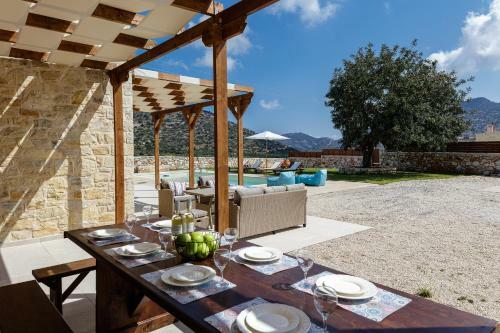 Villa Unique Stonebuilt Rural Retreat & Private Pool II