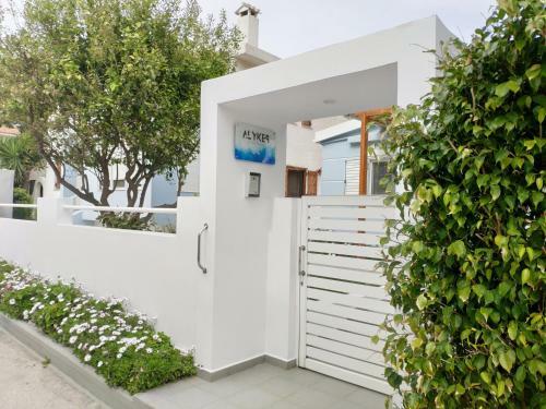 Alykes House Near The Sea