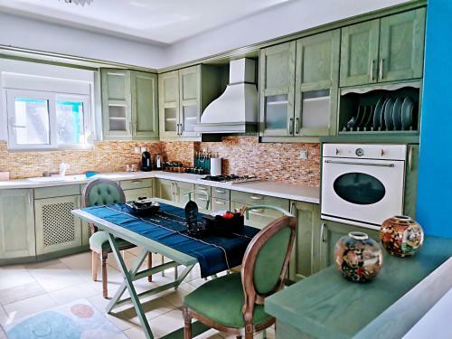 Seaside Sicci Villa Near The Airport