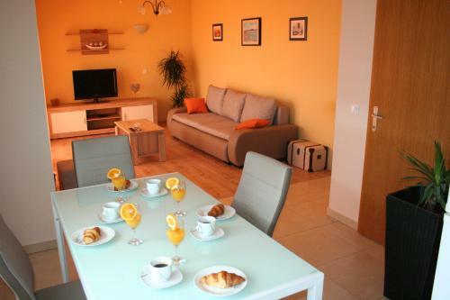 Apartment With Garden And View