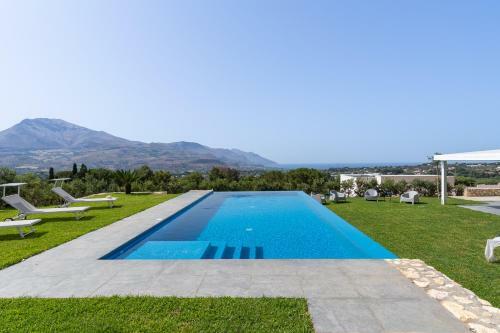 Magnifica Villa Con Piscina A Sfioro A Scopello