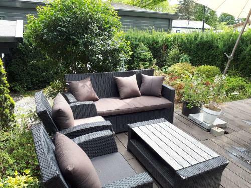 Cosy Chalet In Voorthuizen With Garden