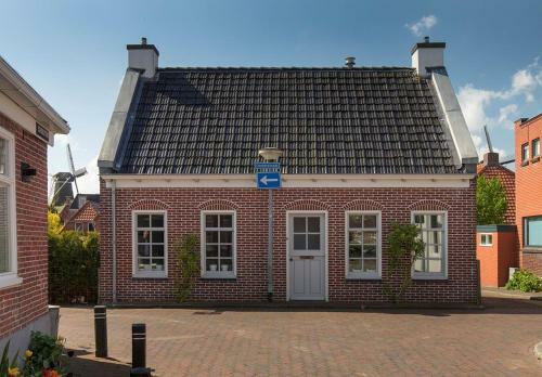 Karakteristiek Huis In Centrum Winsum