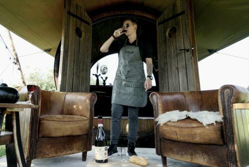 Slapen Tussen de Schapen In Een Tiny Wineyhouse