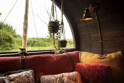 Slapen Tussen de Schapen In Een Tiny Wineyhouse