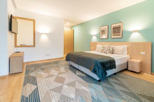 Hotel Cuibul De Lemn