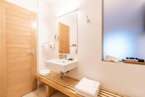 Hotel Cuibul De Lemn