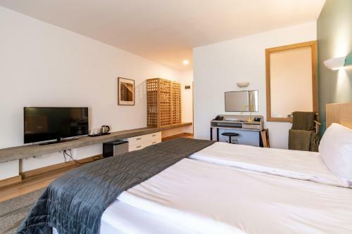 Hotel Cuibul De Lemn