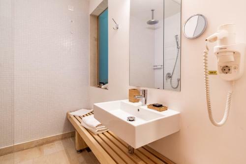 Hotel Cuibul De Lemn