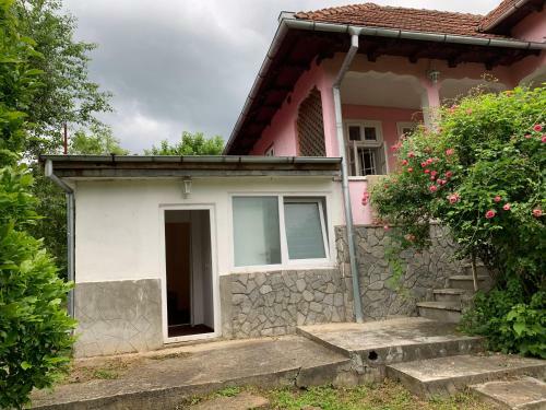 Casa Cu Flori