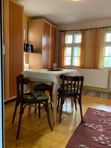 Casa Cu Flori