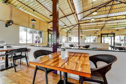 Hotel Capital O 91321 Rajgad Resort