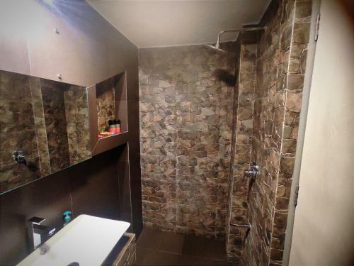 Cascade Villa-3bhk Bungalow With Garden&parking,lonavala