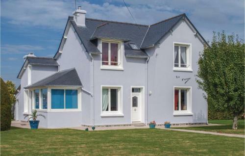 Holiday Home Plurien H-666