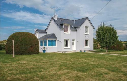 Holiday Home Plurien H-666