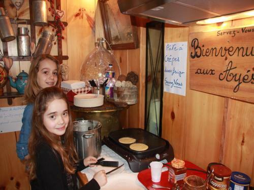 Holiday Home Les Chalets Des Ayes Le Thillot IV