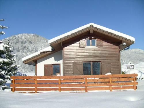 Holiday Home Les Chalets Des Ayes Le Thillot IV