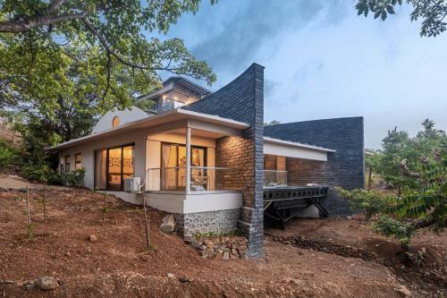 Saffronstays Yahvi Waters By Kosha Villas, Pawna