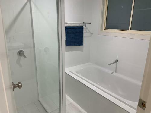 Beachside & Jetty View Apartments - Apt 1 (Admirals Apartment)