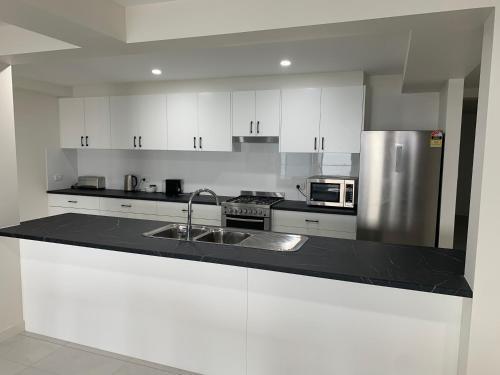 Beachside & Jetty View Apartments - Apt 1 (Admirals Apartment)