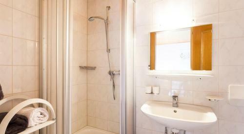 Apartamento G�stehaus Fitsch - Ferienwohnung In Silbertal