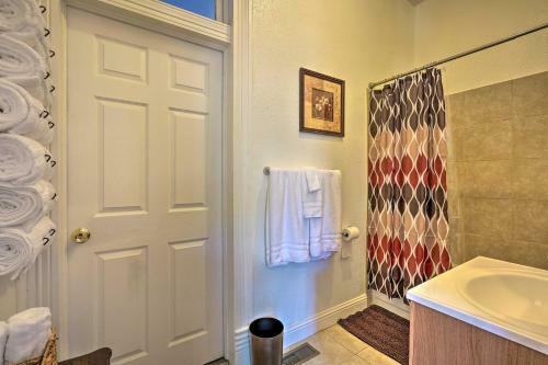 Pueblo Home With Backyard Less Than 3 Mi To Downtown!