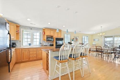 Cape Shores 411 East Cape Shores Dr