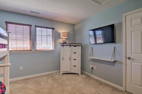 Spacious Millville Townhome Less Than 4 Mi To Beach!